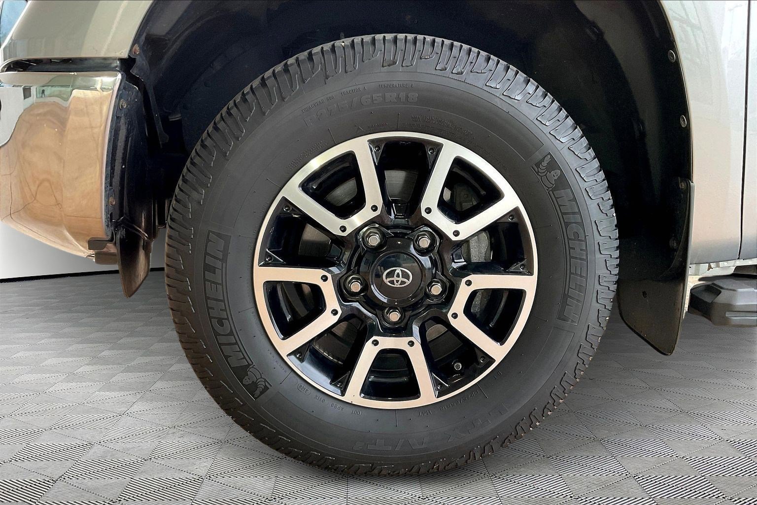 Used 2020 Toyota Tundra Limited w/ Limited Premium Package image 33