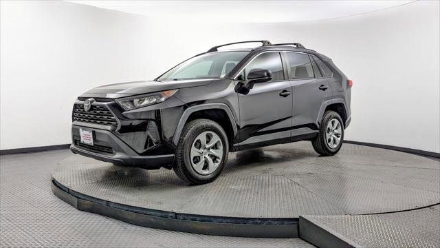 Used 2020 Toyota RAV4 LE FWD image 2