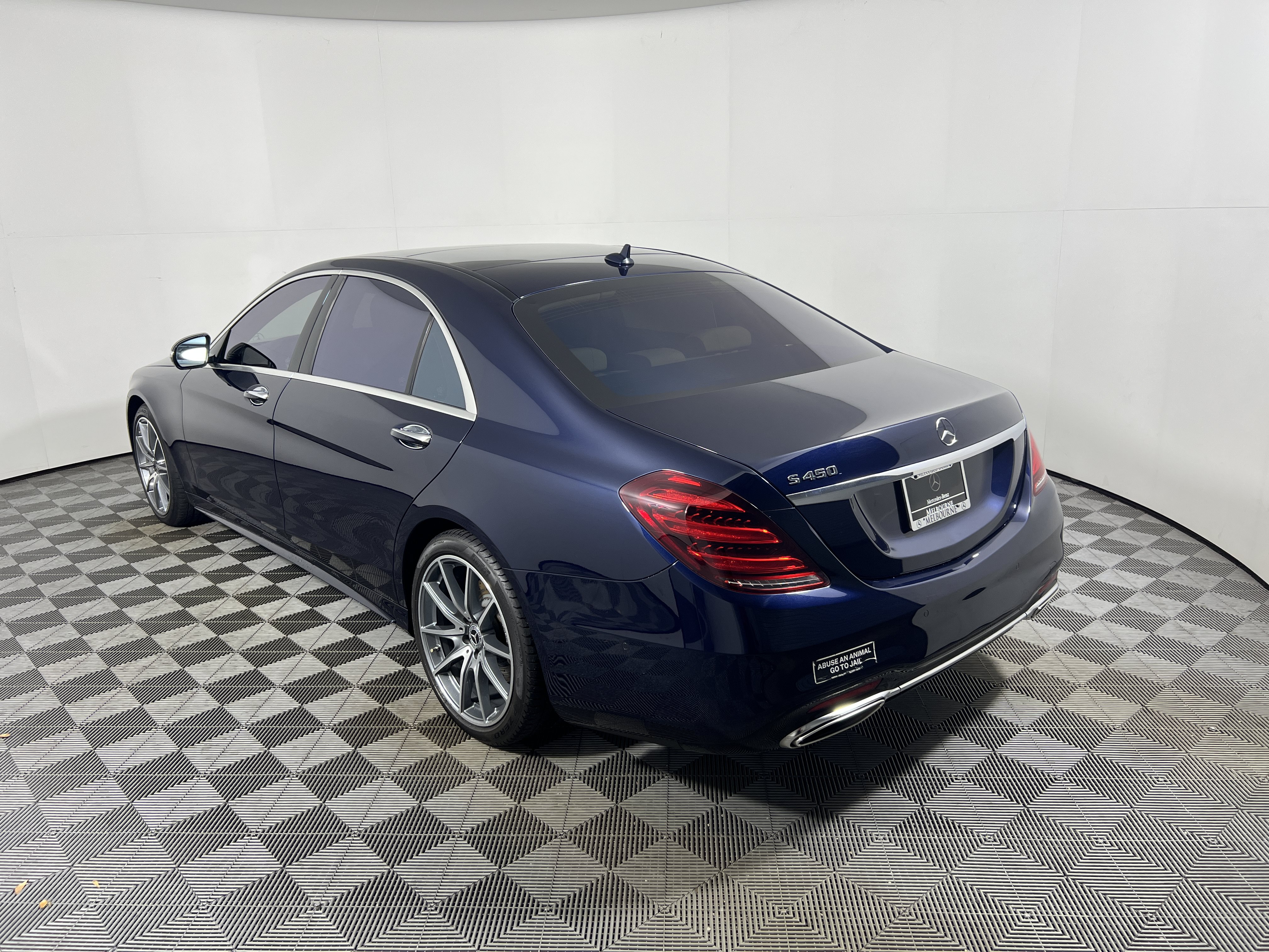 Used 2019 Mercedes-Benz S 450 Sedan image 3