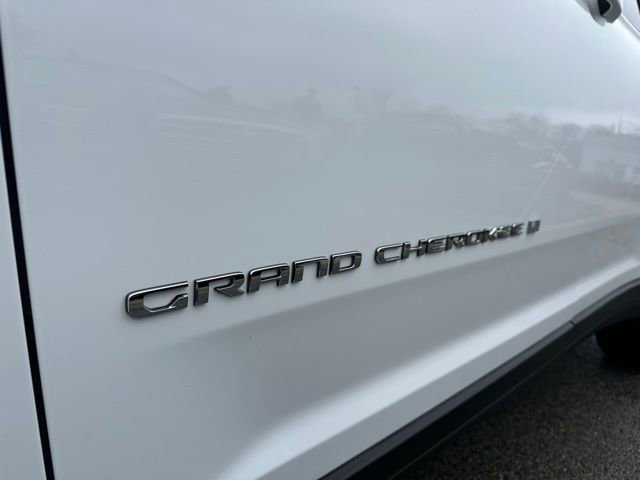 Used 2023 Jeep Grand Cherokee L Limited AWD/4WD image 14