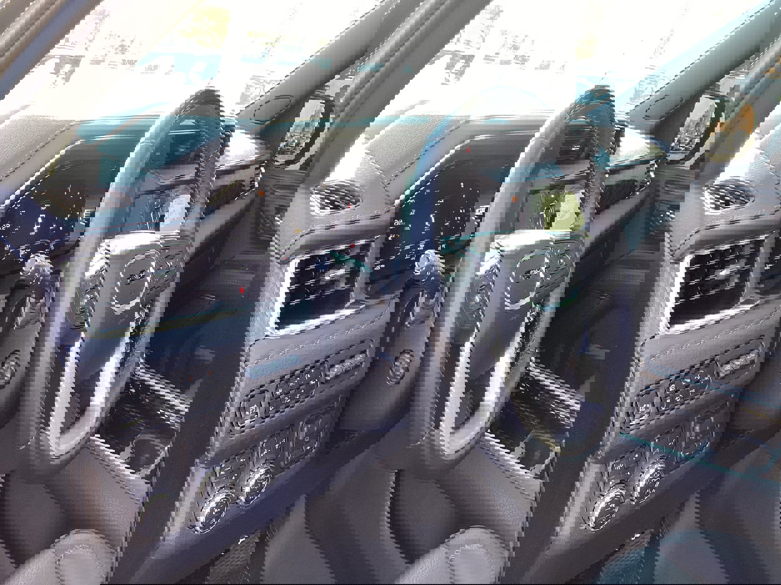 Used 2024 GMC Yukon Denali w/ Denali Reserve Package image 11