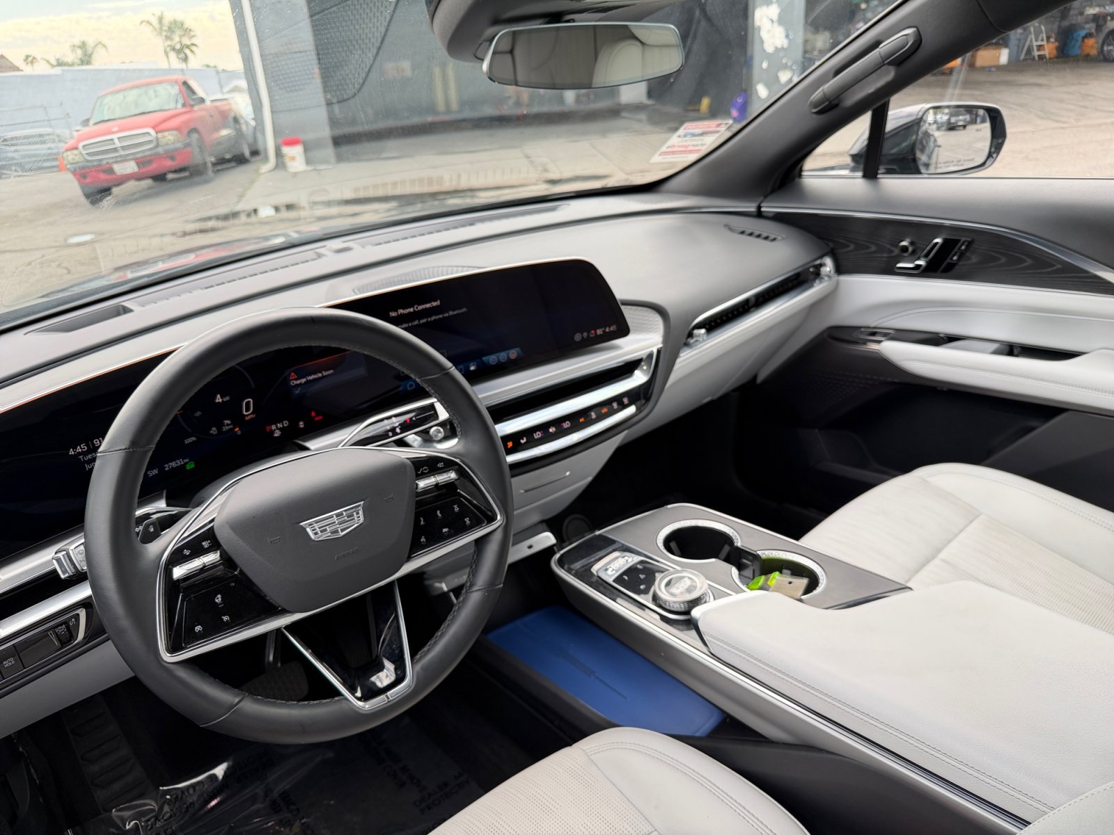 Used 2024 Cadillac Lyriq Sport RWD image 17