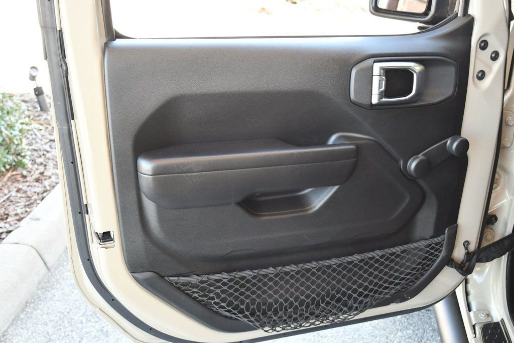 Used 2020 Jeep Gladiator Sport w/ Trailer Tow Package image 12