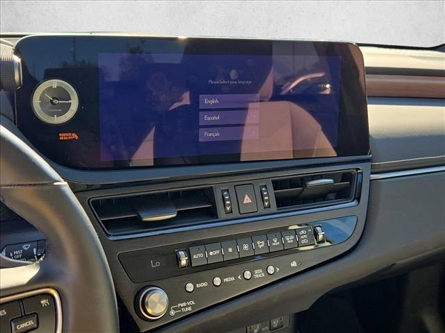 Used 2025 Lexus ES 300h w/ Premium Package FWD image 13
