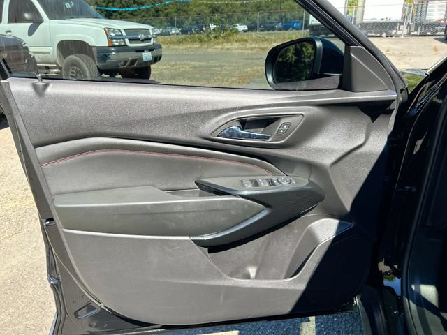 Used 2026 Chevrolet Trax RS w/ Sunroof Package FWD image 21