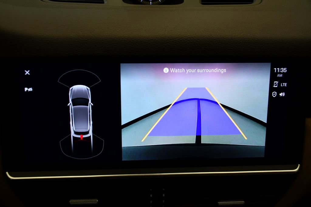 Used 2022 Porsche Cayenne Platinum Edition image 29