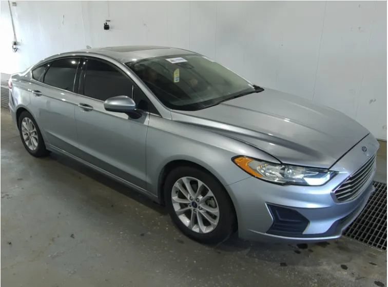 Used 2020 Ford Fusion SE FWD image 1