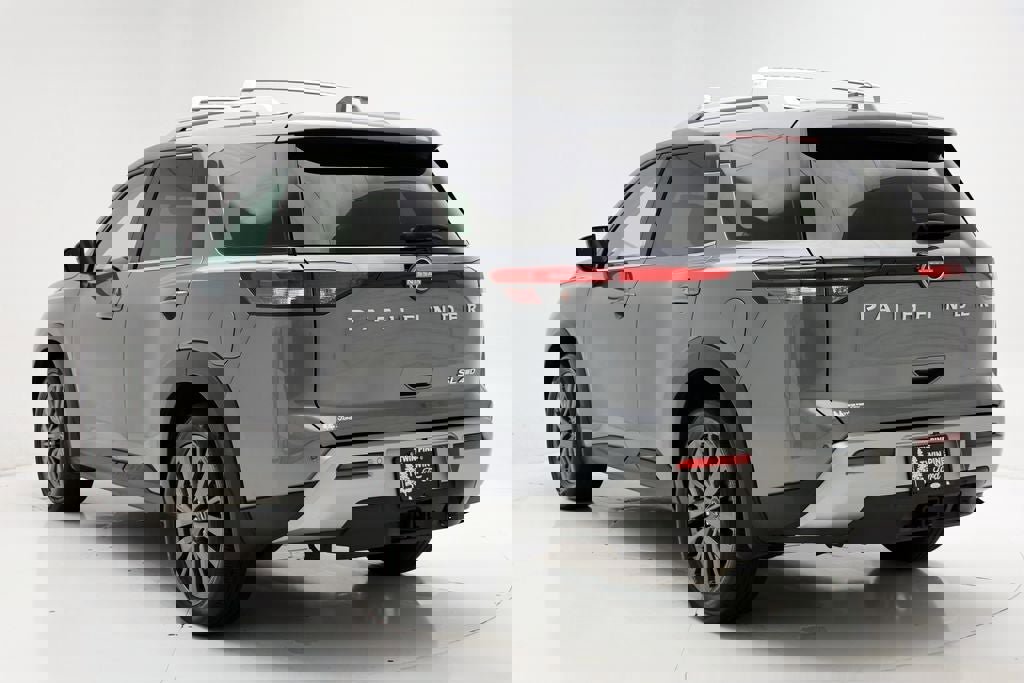 Used 2024 Nissan Pathfinder SL w/ SL Premium Package image 7