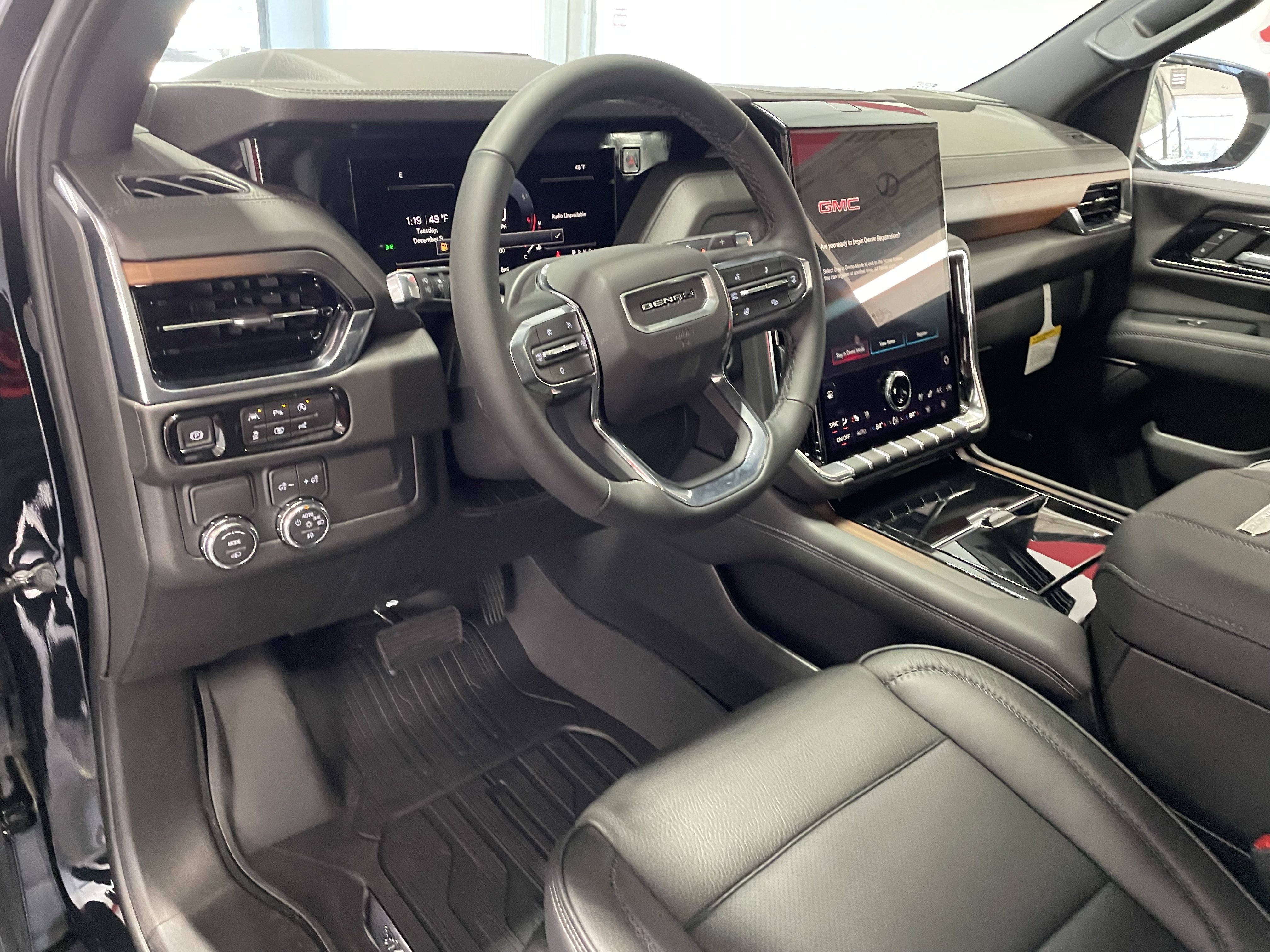 New 2026 GMC Yukon XL Denali w/ Sun & Power Step Package RWD image 18