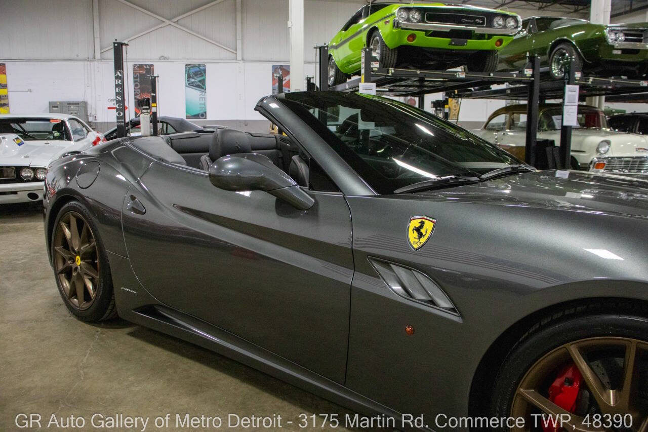 Used 2010 Ferrari California RWD image 25