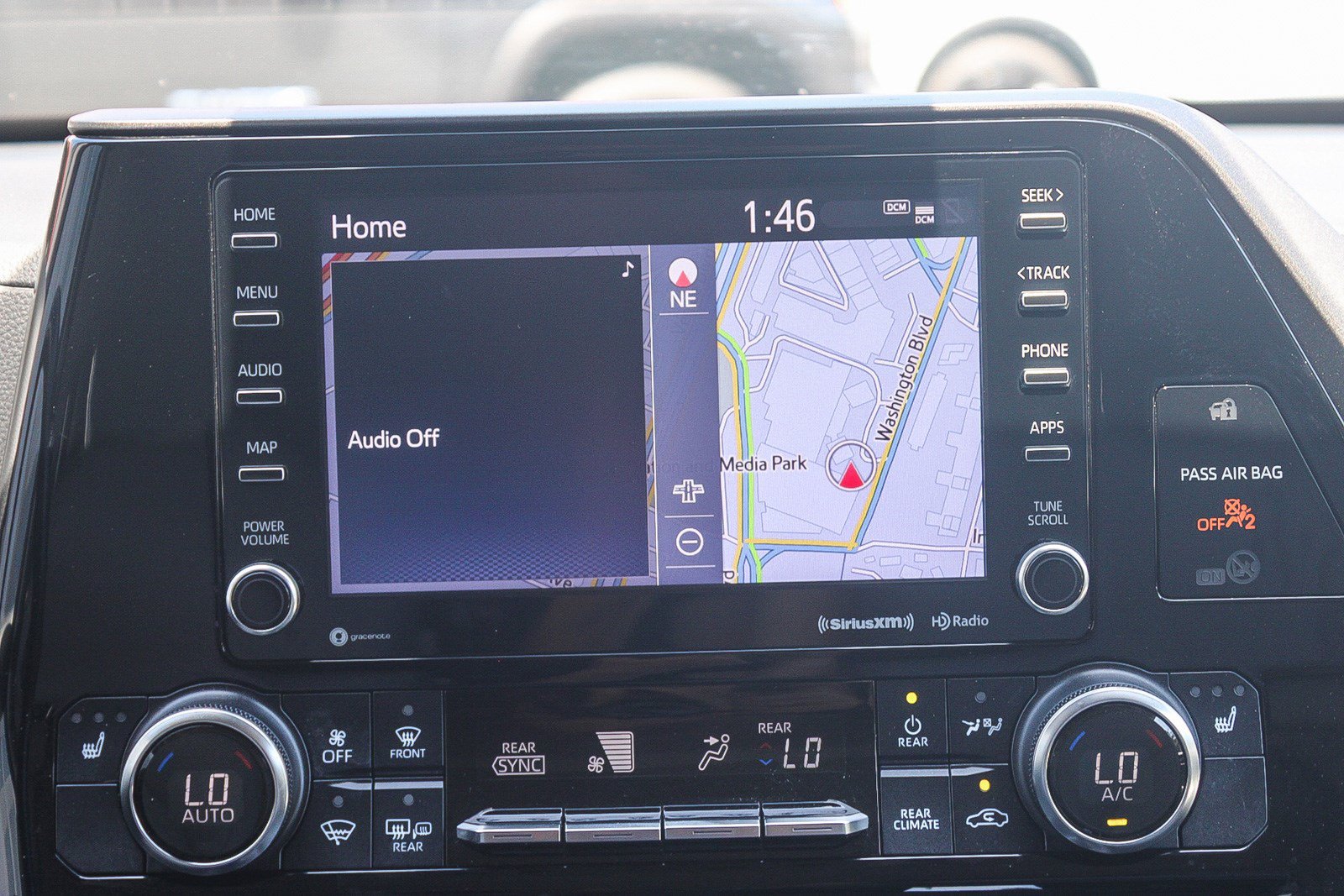 Used 2022 Toyota Highlander XLE FWD image 15