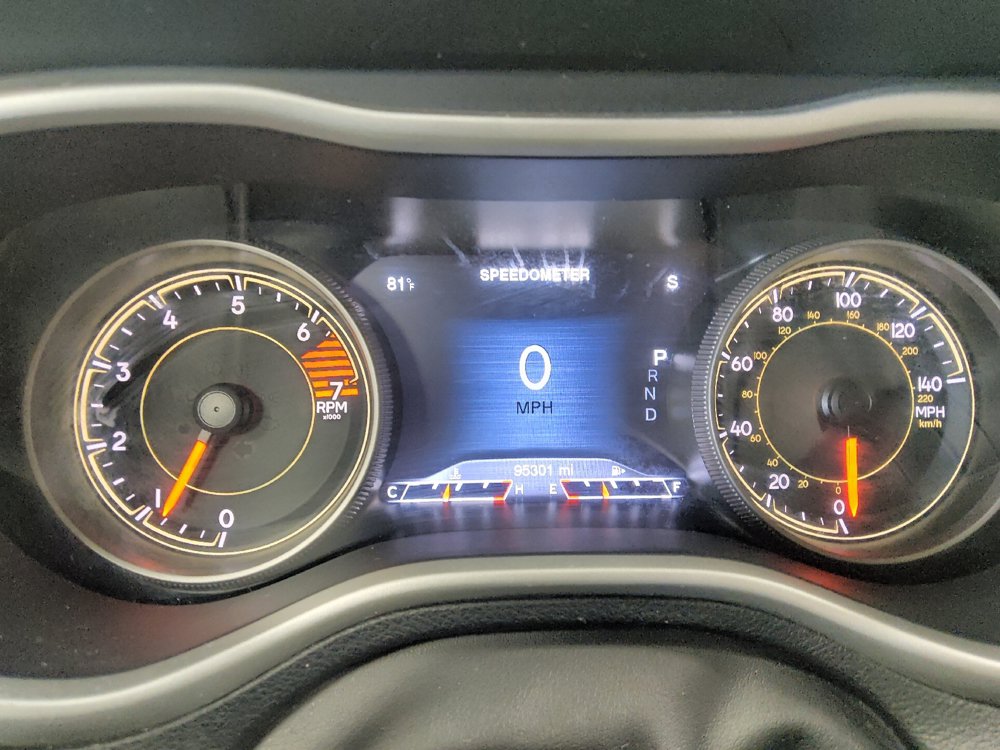Used 2018 Jeep Cherokee Limited w/ Technology Group AWD/4WD image 23
