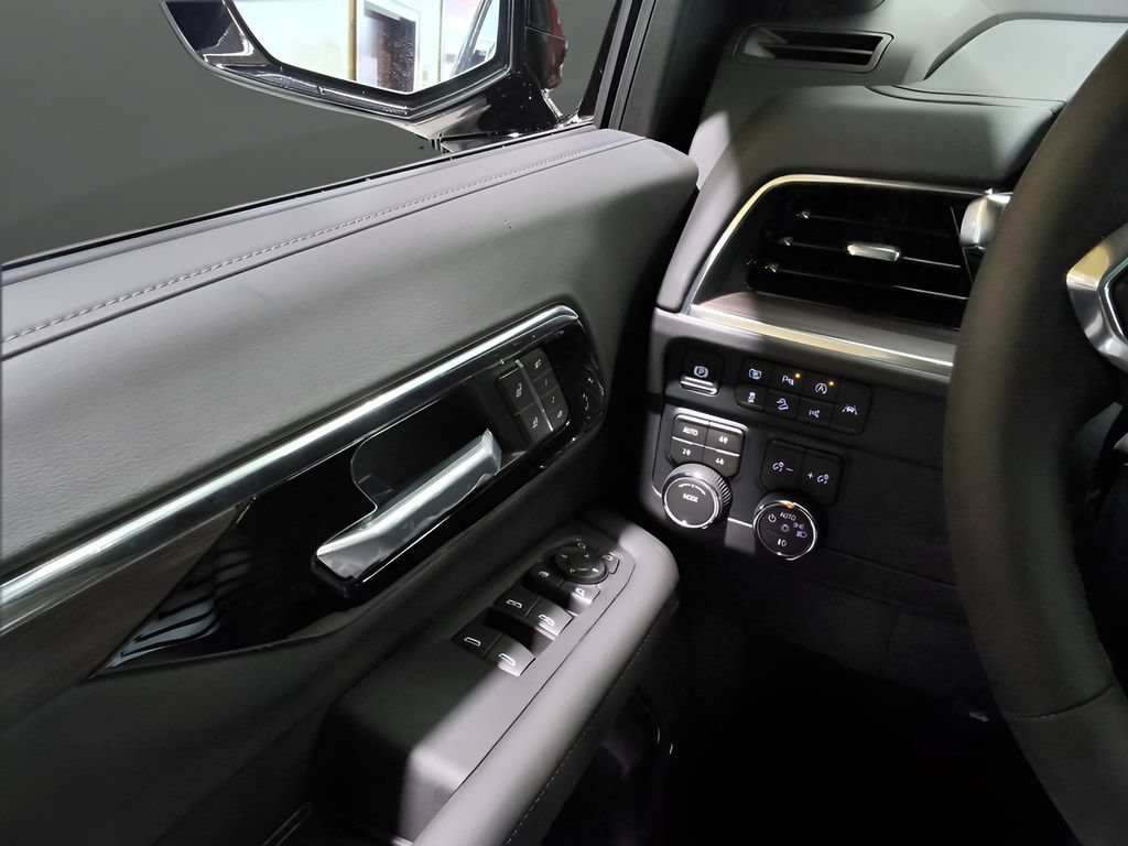 Used 2026 Chevrolet Suburban Z71 w/ Comfort Package AWD/4WD image 29