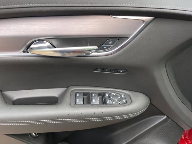New 2025 Cadillac XT6 Luxury image 15