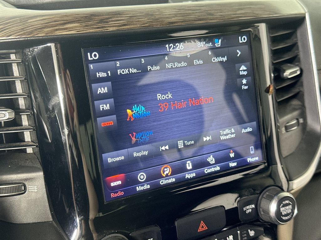 Used 2019 RAM 1500 Laramie AWD/4WD image 32