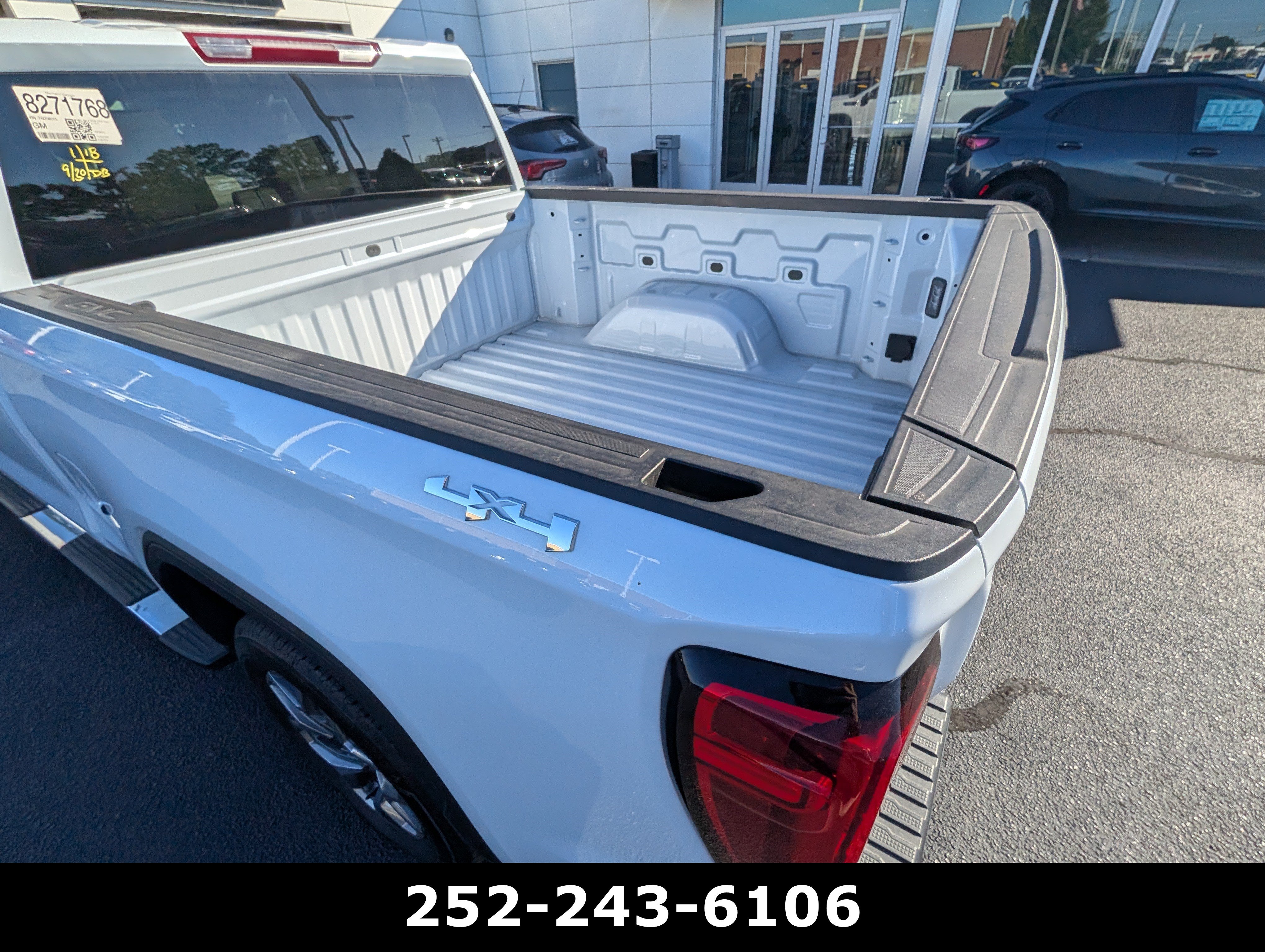 Used 2026 GMC Sierra 1500 SLT w/ SLT Premium Package AWD/4WD image 10