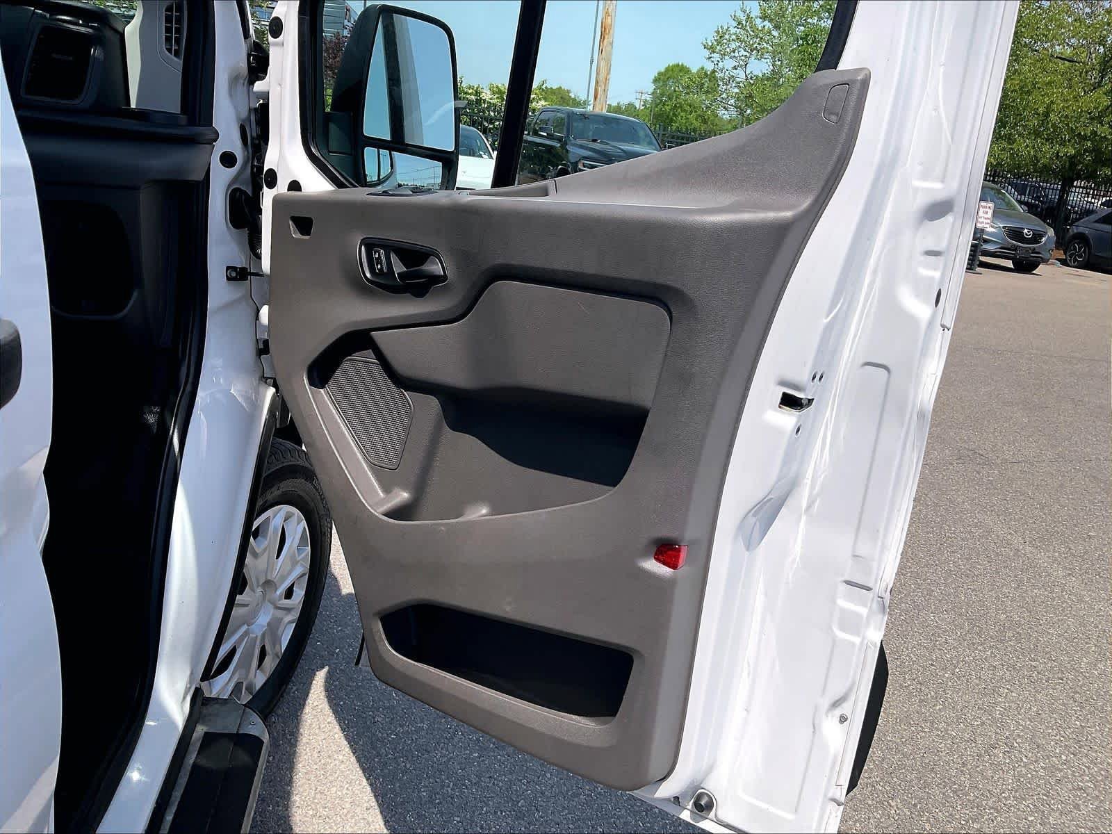 Used 2024 Ford Transit 250 Low Roof w/ Exterior Upgrade Package RWD image 11