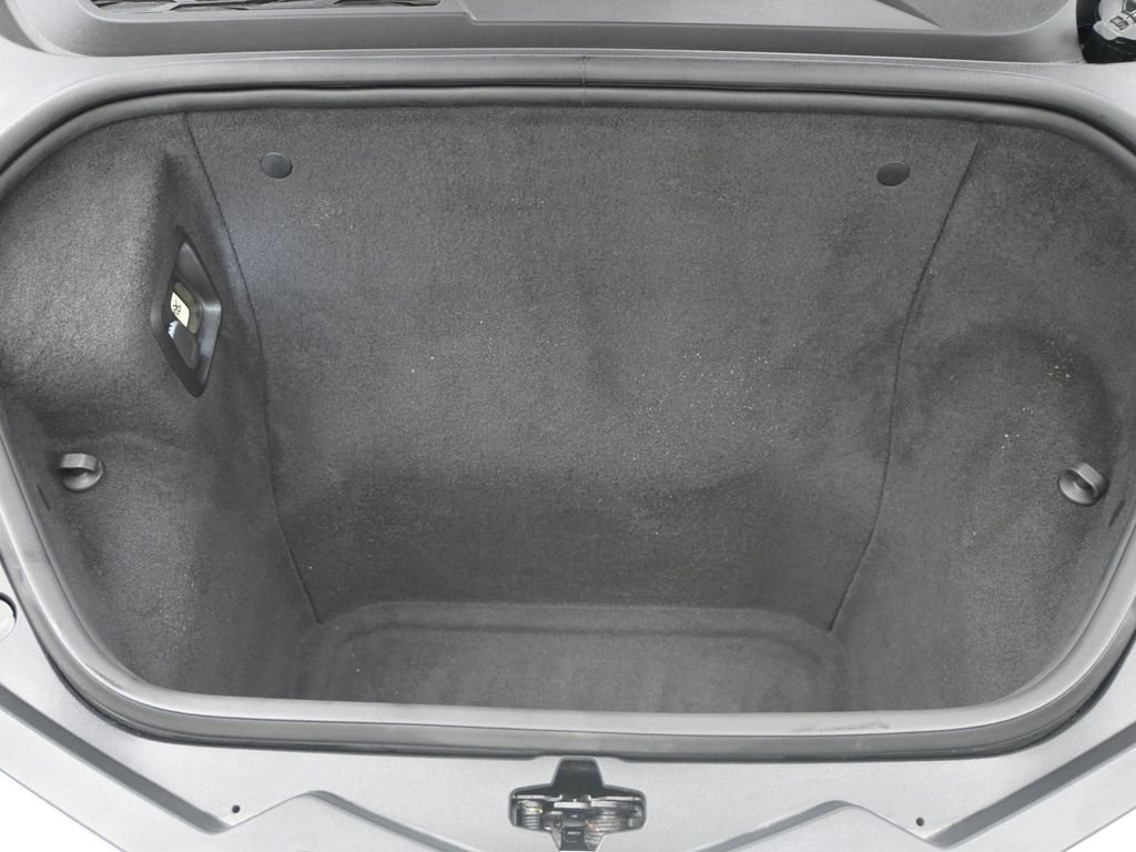 Used 2022 Chevrolet Corvette Stingray Coupe w/ Z51 Performance Package image 14