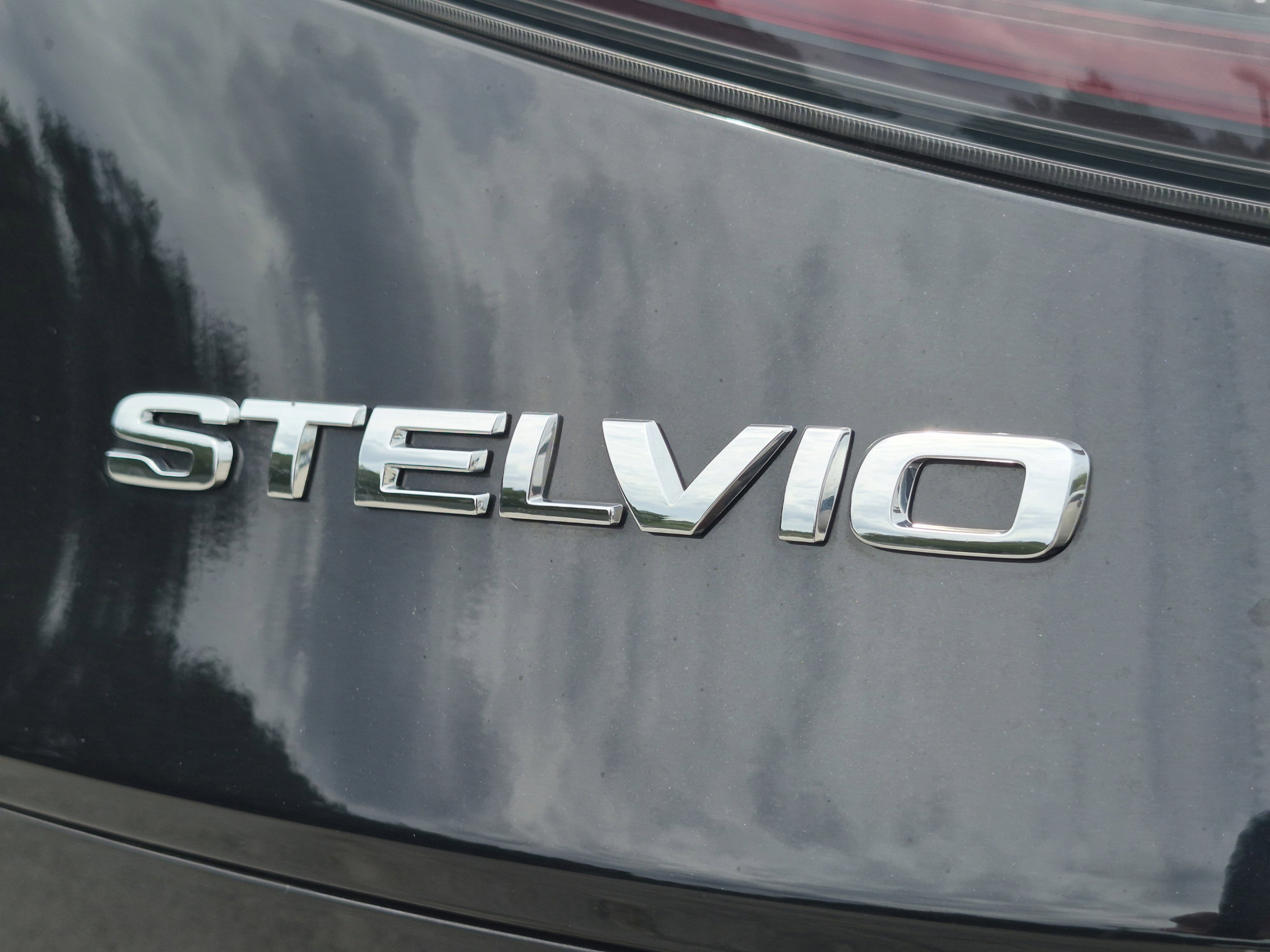 Used 2024 Alfa Romeo Stelvio Veloce AWD/4WD image 73