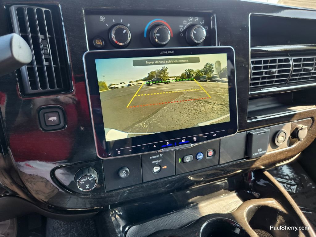 Used 2023 Chevrolet Express 2500 Extended image 4