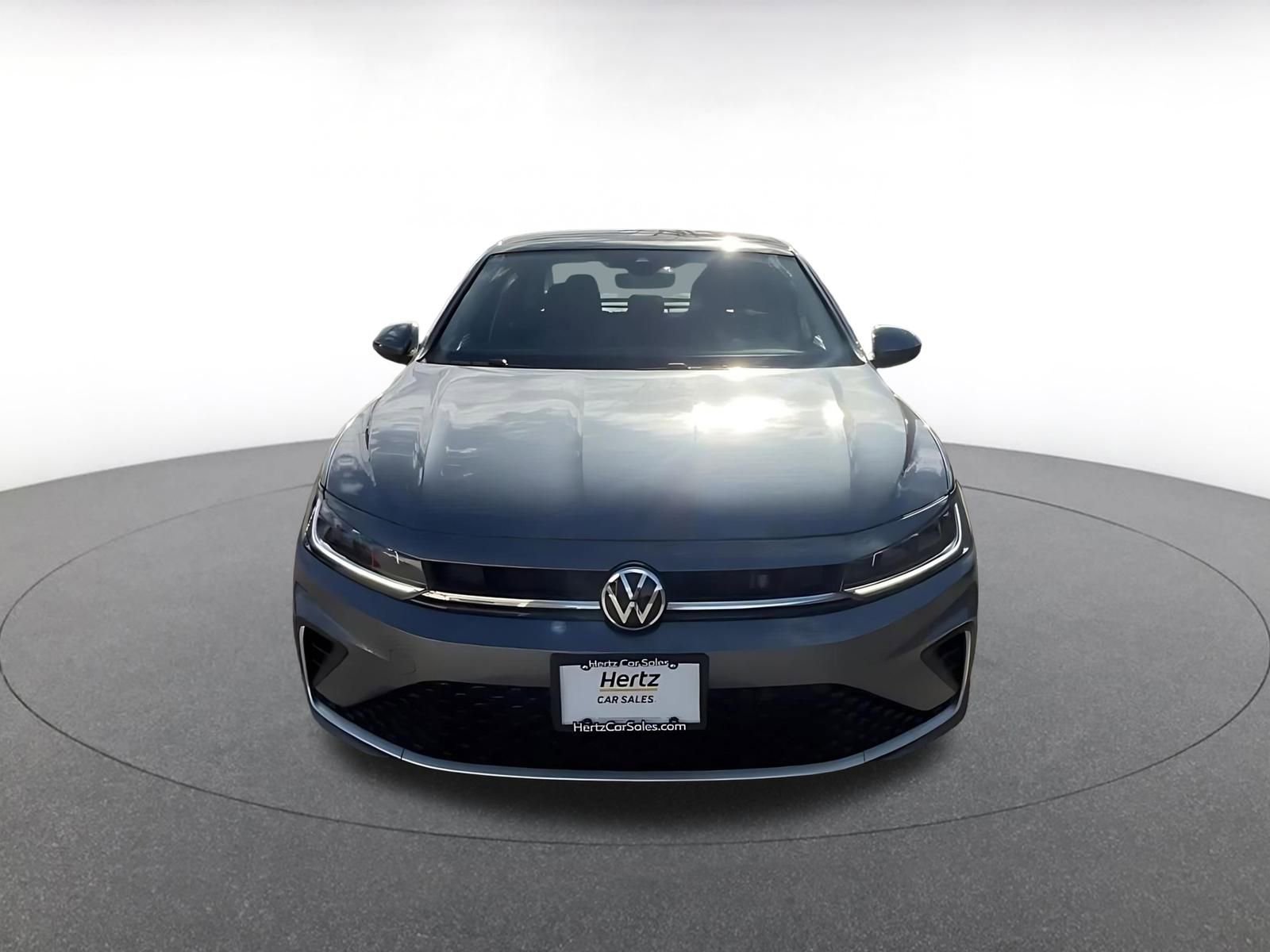 Used 2025 Volkswagen Jetta SE image 4