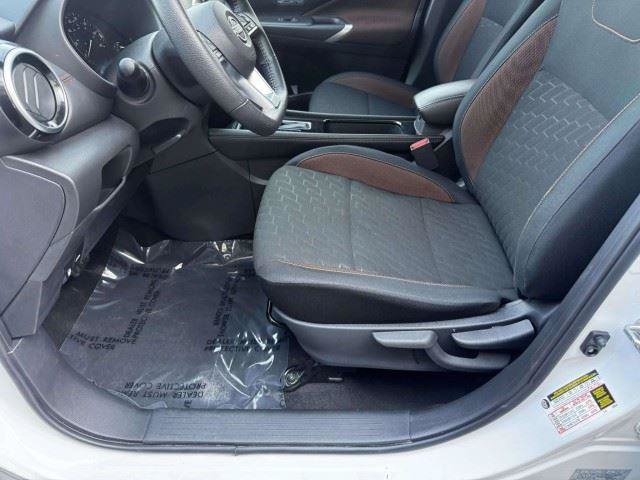 Used 2024 Nissan Kicks SR FWD image 15