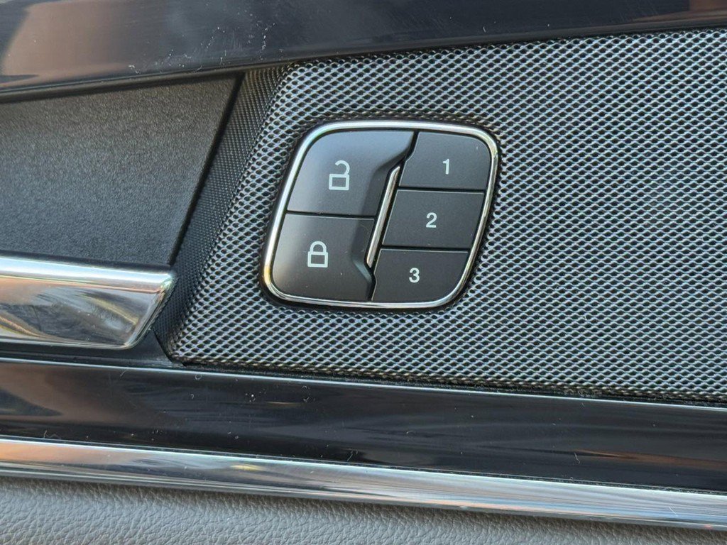 Used 2021 Lincoln Nautilus Reserve w/ Cargo Utility Package image 16