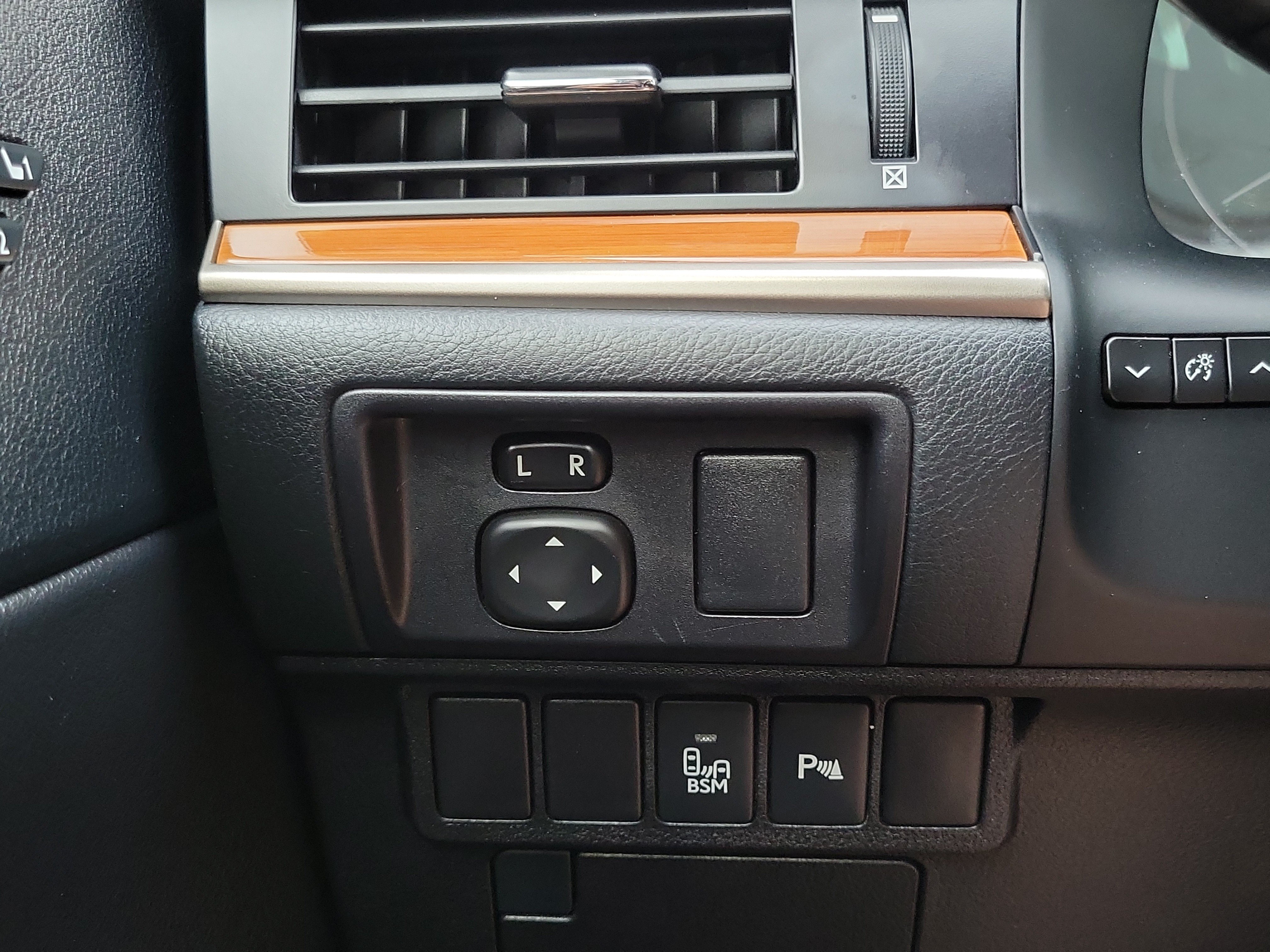 Used 2014 Lexus ES 300h w/ Luxury Package w/Bamboo Trim FWD image 15
