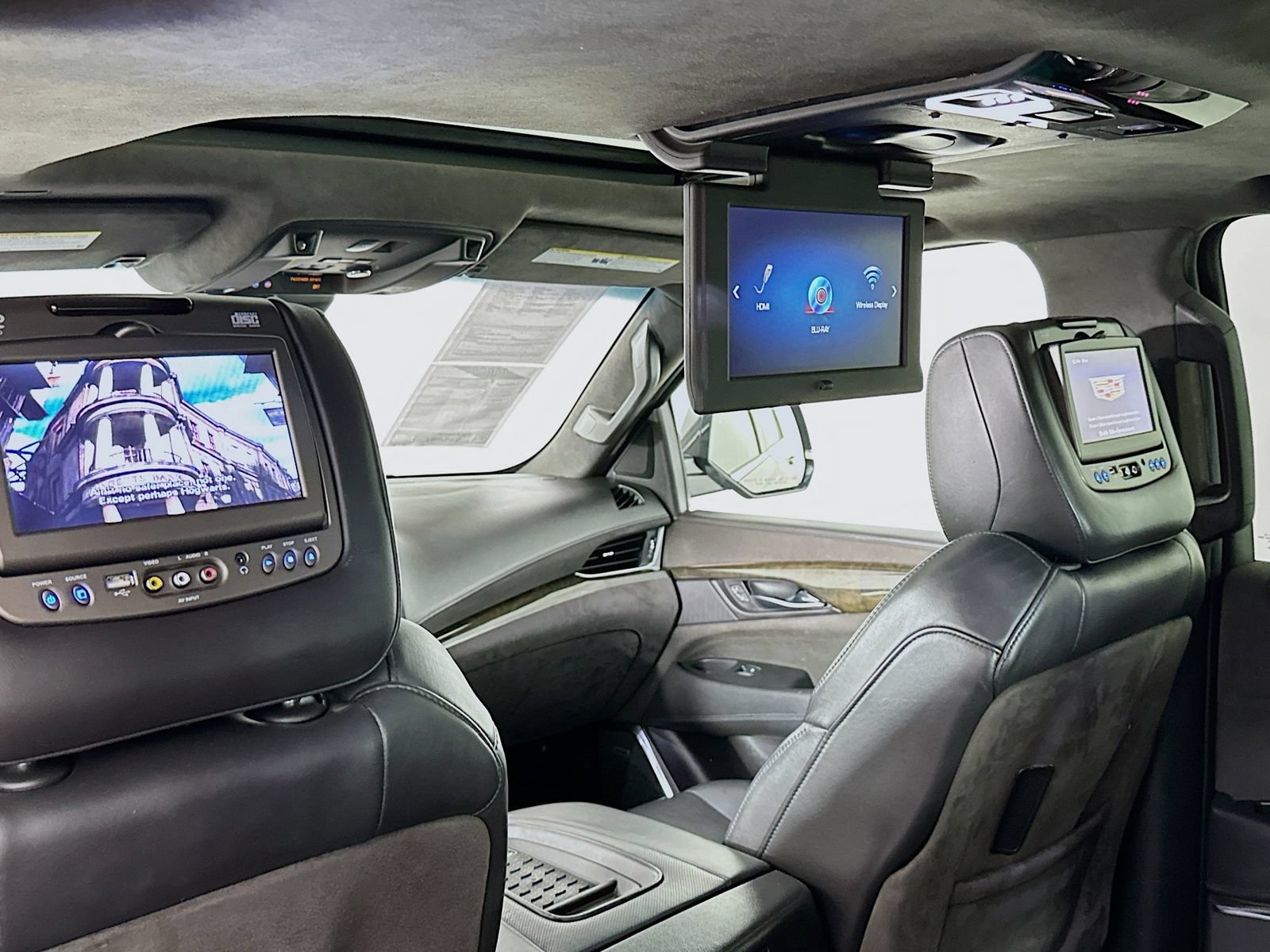 Used 2017 Cadillac Escalade Platinum AWD/4WD image 29