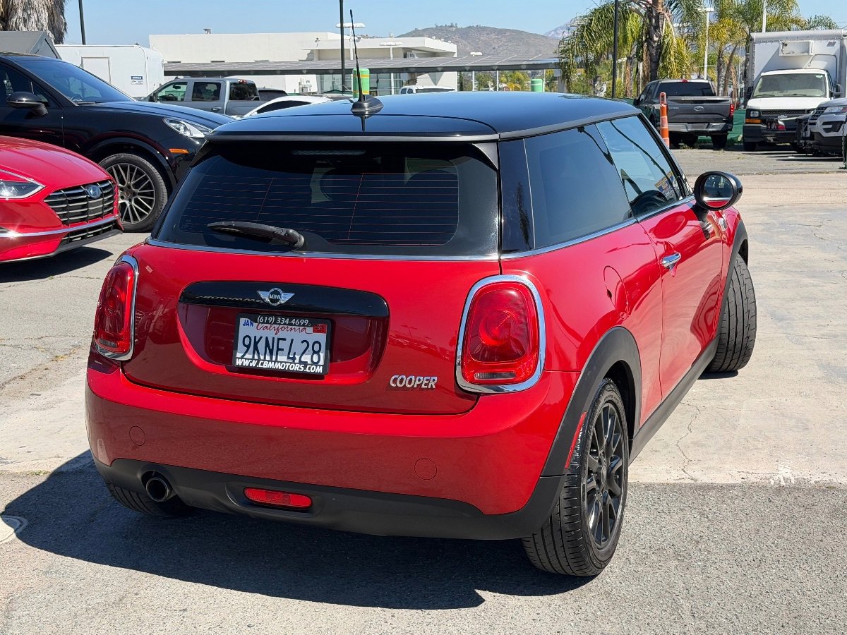 Used 2017 MINI Cooper 2-Door Hardtop image 9