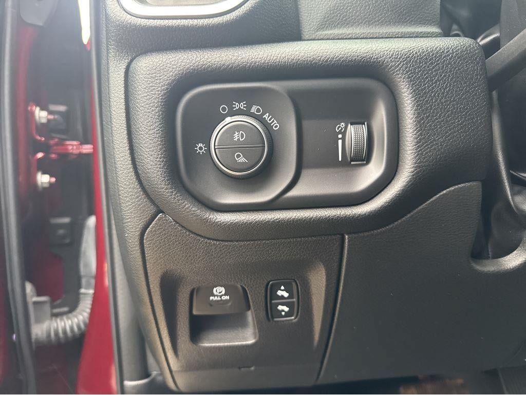 Used 2022 RAM 1500 Big Horn AWD/4WD image 35