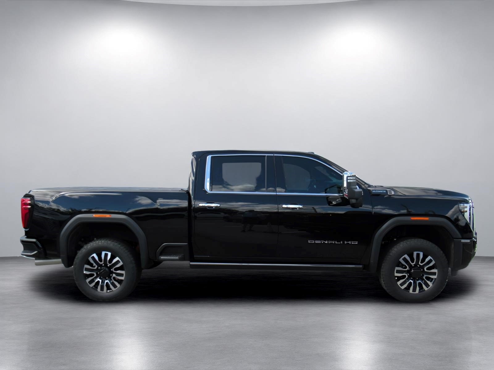 Used 2026 GMC Sierra 2500 Denali Ultimate w/ Max Trailering Package AWD/4WD image 2