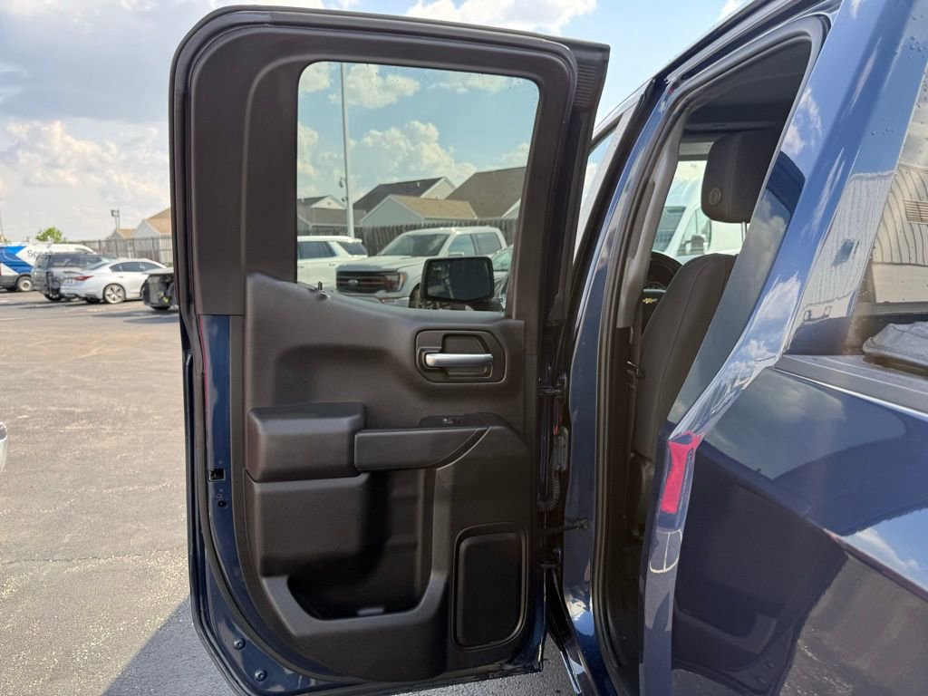 Used 2022 Chevrolet Silverado 1500 LT AWD/4WD image 30