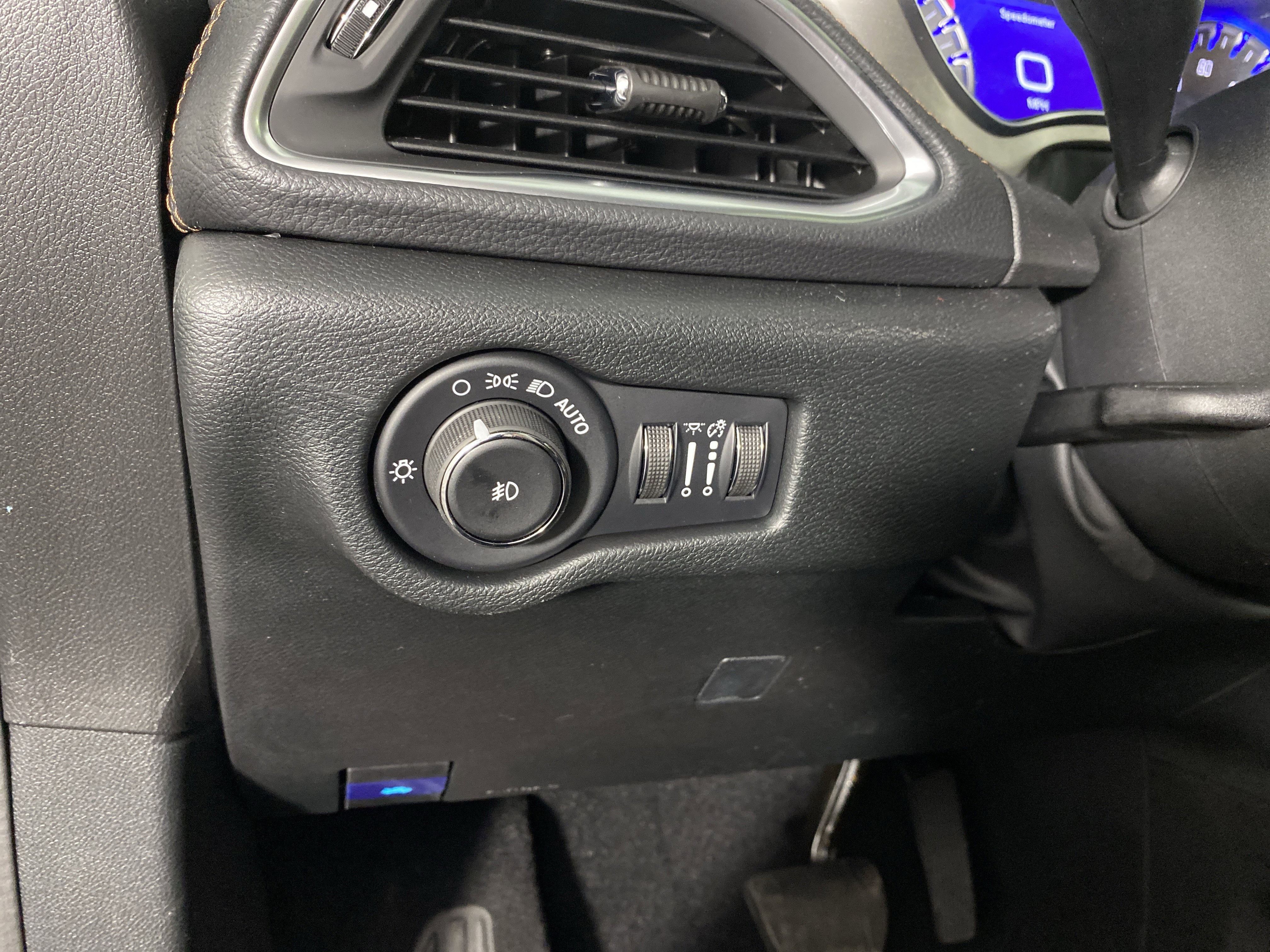 New 2026 Chrysler Pacifica Pinnacle AWD/4WD image 34