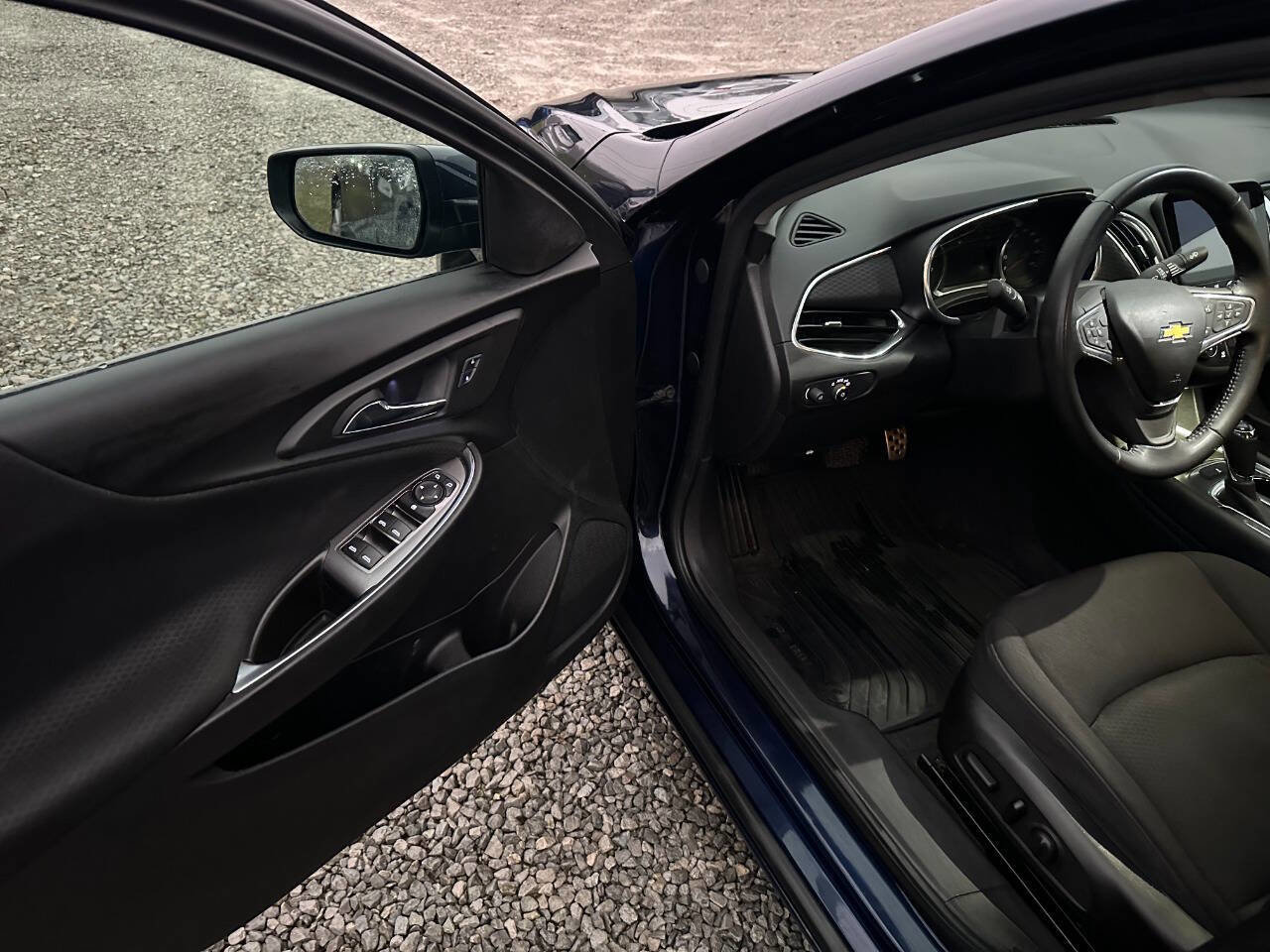 Used 2016 Chevrolet Malibu LT image 10