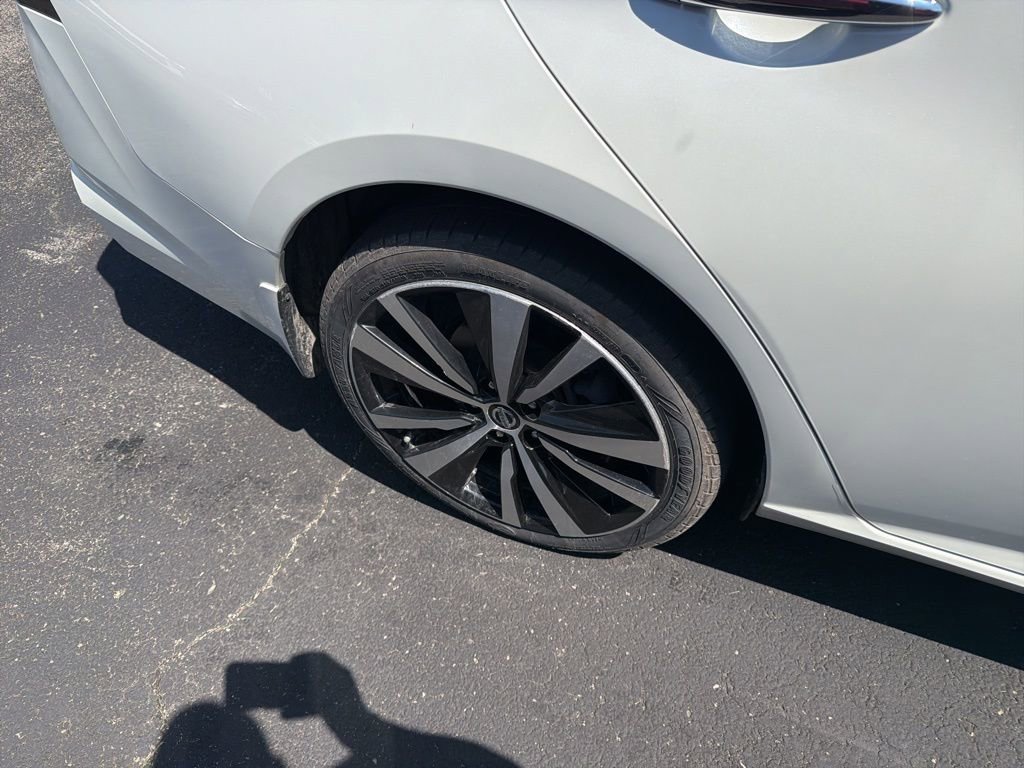 Used 2020 Nissan Altima 2.5 Platinum AWD/4WD image 3