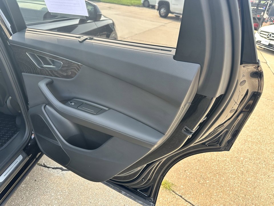 Used 2021 Audi Q7 3.0T Prestige w/ Prestige Package image 17