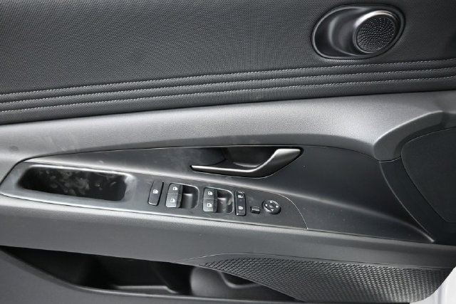 New 2026 Hyundai Elantra SEL Sport FWD image 21