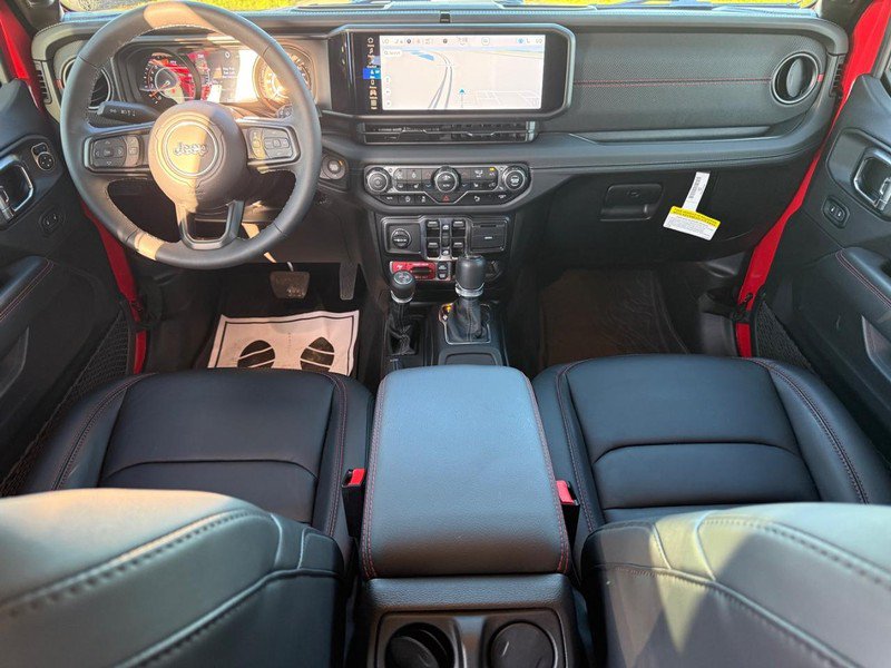 Used 2025 Jeep Wrangler Unlimited Rubicon AWD/4WD image 14