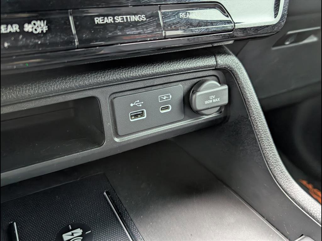 Used 2025 Honda Pilot TrailSport image 19