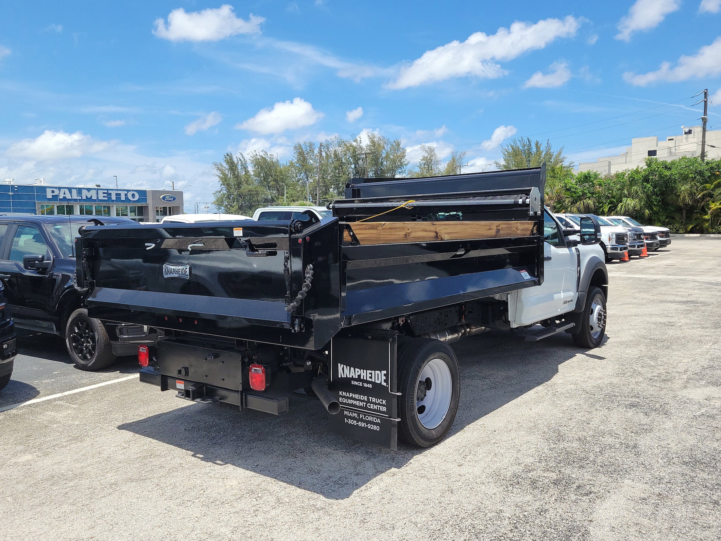 New 2024 Ford F550 4x4 Regular Cab Super Duty image 7