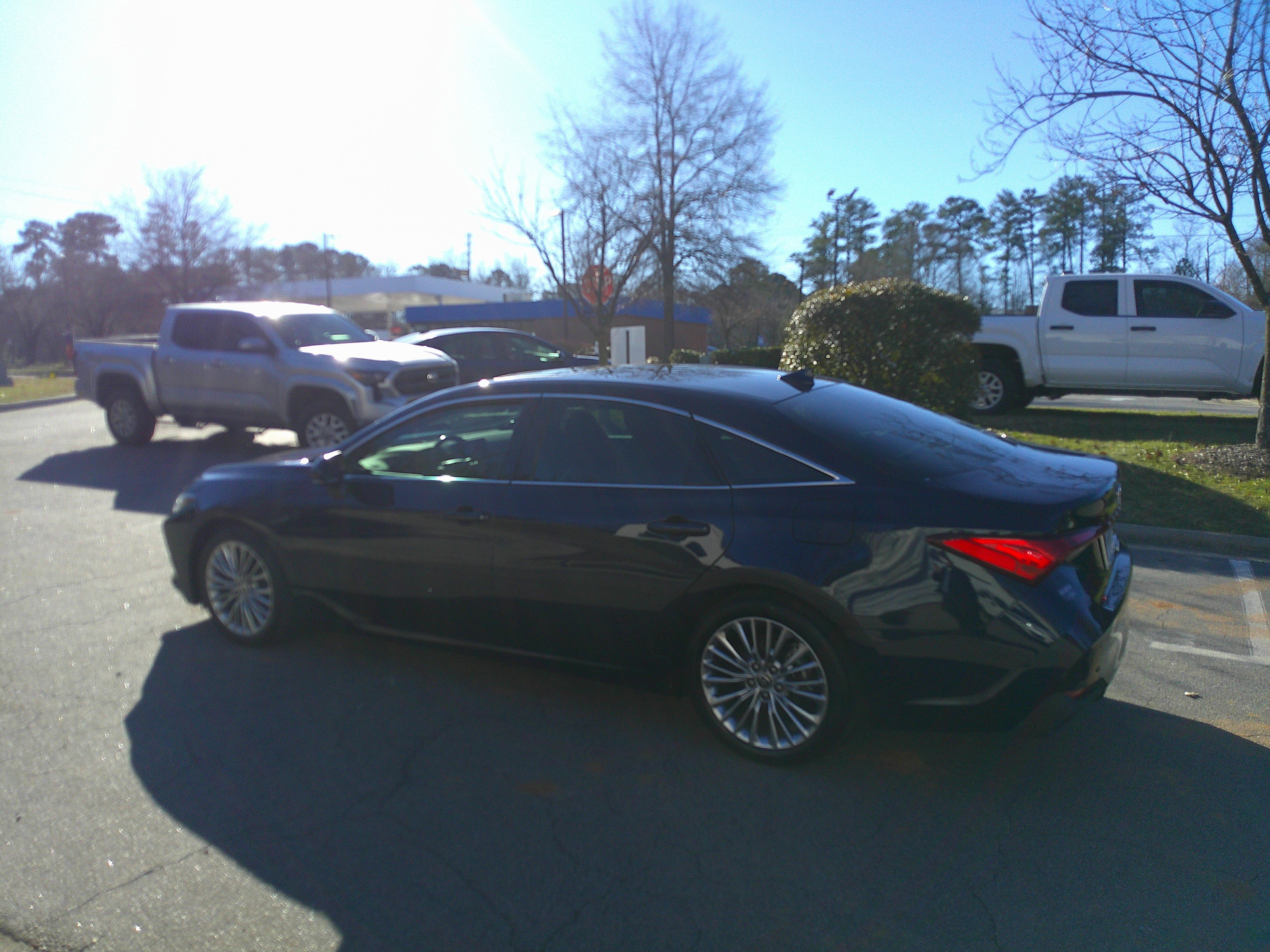 Used 2022 Toyota Avalon Limited image 8