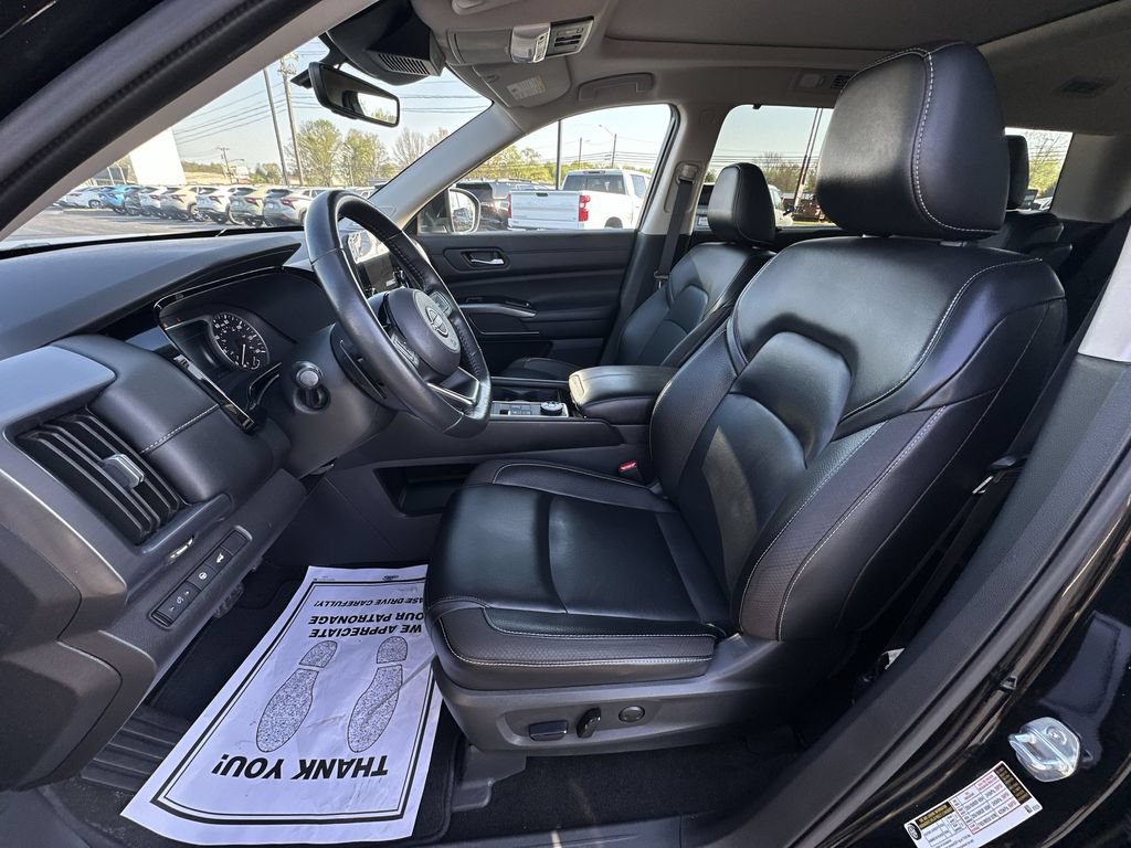Used 2023 Nissan Pathfinder SL w/ SL Premium Package AWD/4WD image 11