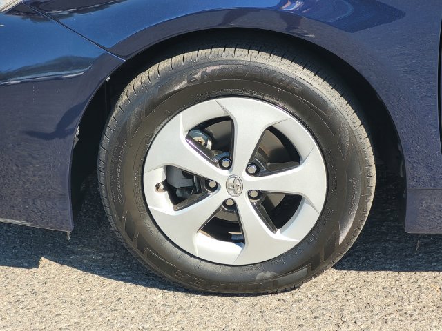 Used 2014 Toyota Prius Three w/ Solar Roof Package FWD image 11
