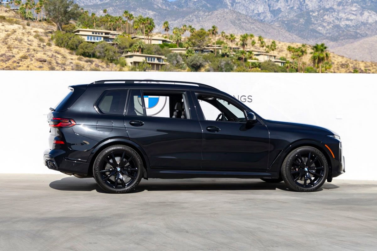Used 2025 BMW X7 M60i AWD/4WD image 5