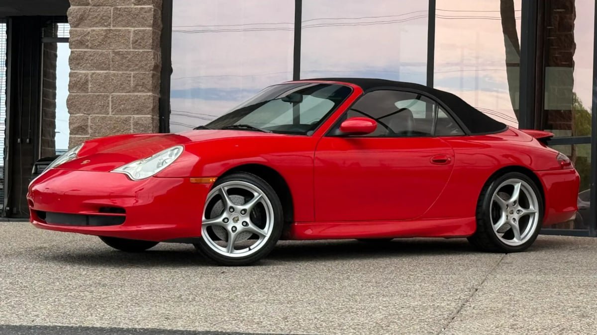 Used 2002 Porsche 911 Carrera 4 AWD/4WD image 3
