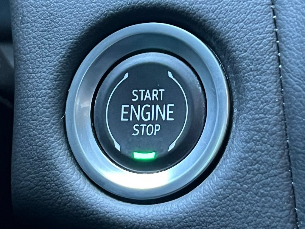 Used 2024 GMC Yukon XL SLT w/ SLT Luxury Package AWD/4WD image 39
