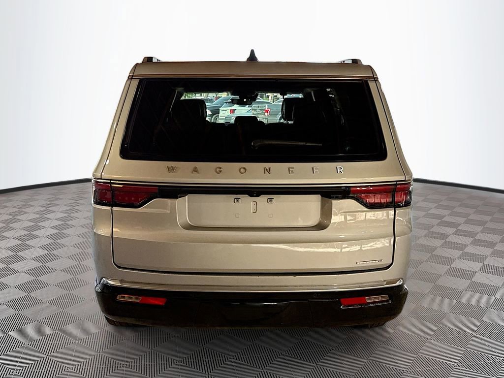 Used 2024 Jeep Wagoneer Series II w/ Flexible Seating Group RWD image 7