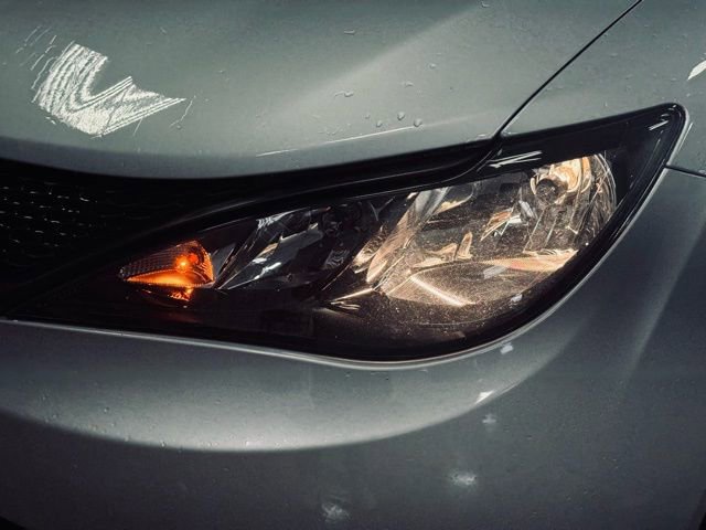 Used 2023 Chrysler Voyager LX video 2