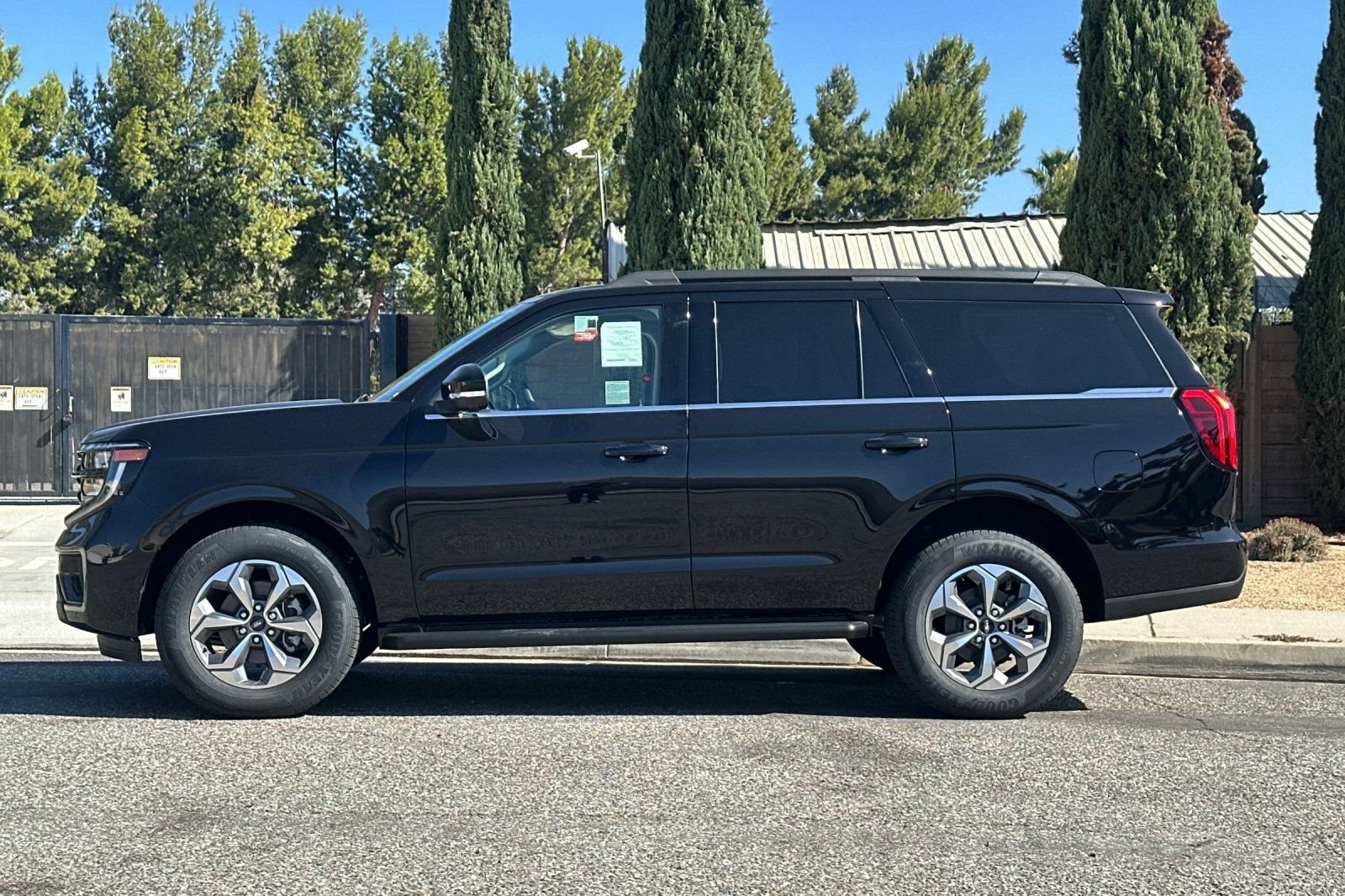 New 2027 Ford Expedition Active RWD image 7
